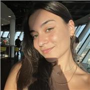 Professora de reforç escolar, estudiant universitària d’economia. Encantada d’ajudar l’estudi dels nens de primària i ESO